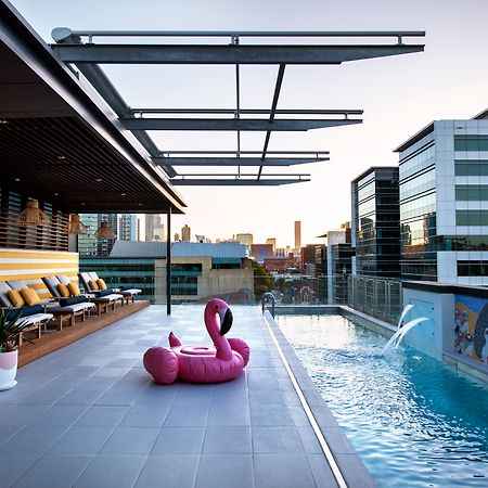 Ovolo The Valley Brisbane Buitenkant foto Rooftop pool at the Hotel