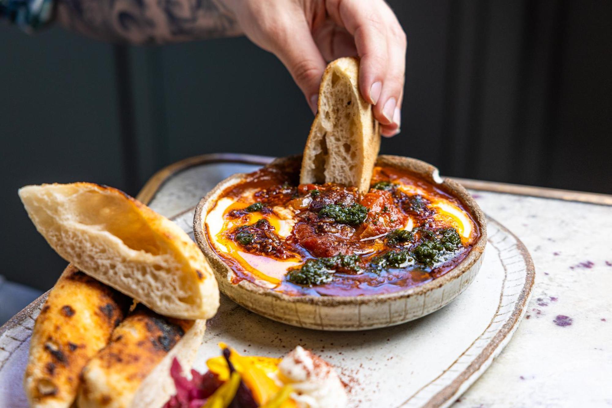 Ovolo The Valley Brisbane Buitenkant foto Baked feta with honey and walnuts