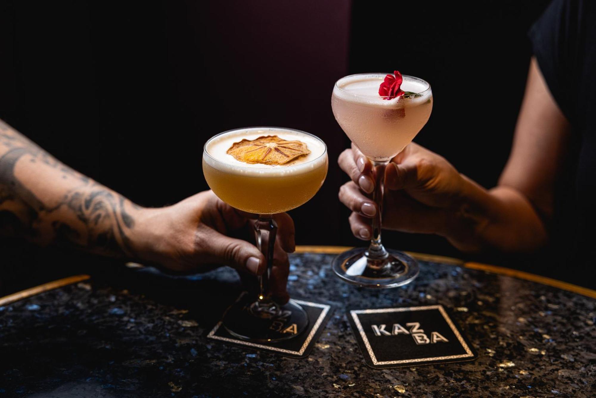 Ovolo The Valley Brisbane Buitenkant foto Two cocktails at KAZEA