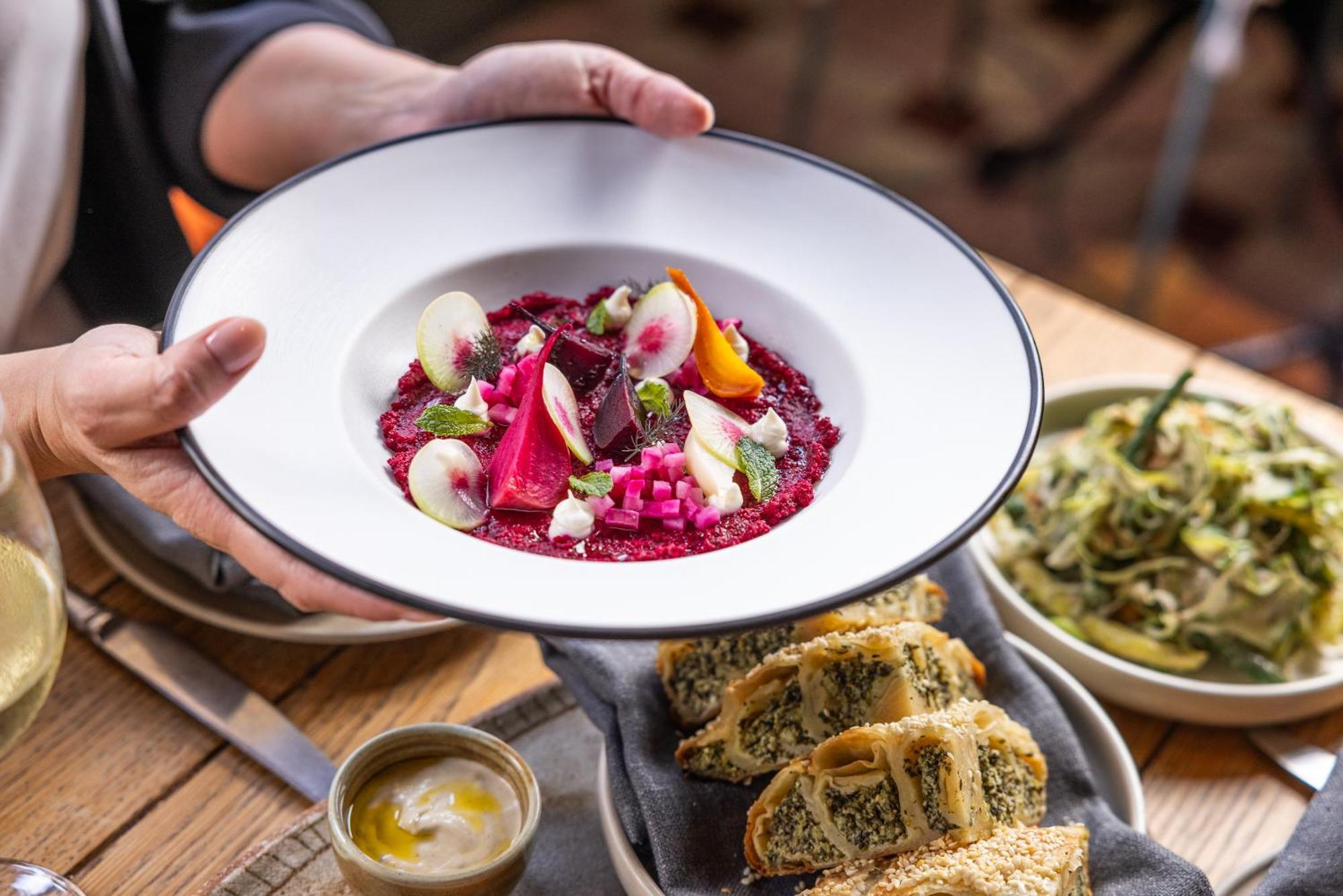 Ovolo The Valley Brisbane Buitenkant foto A plate of beetroot hummus