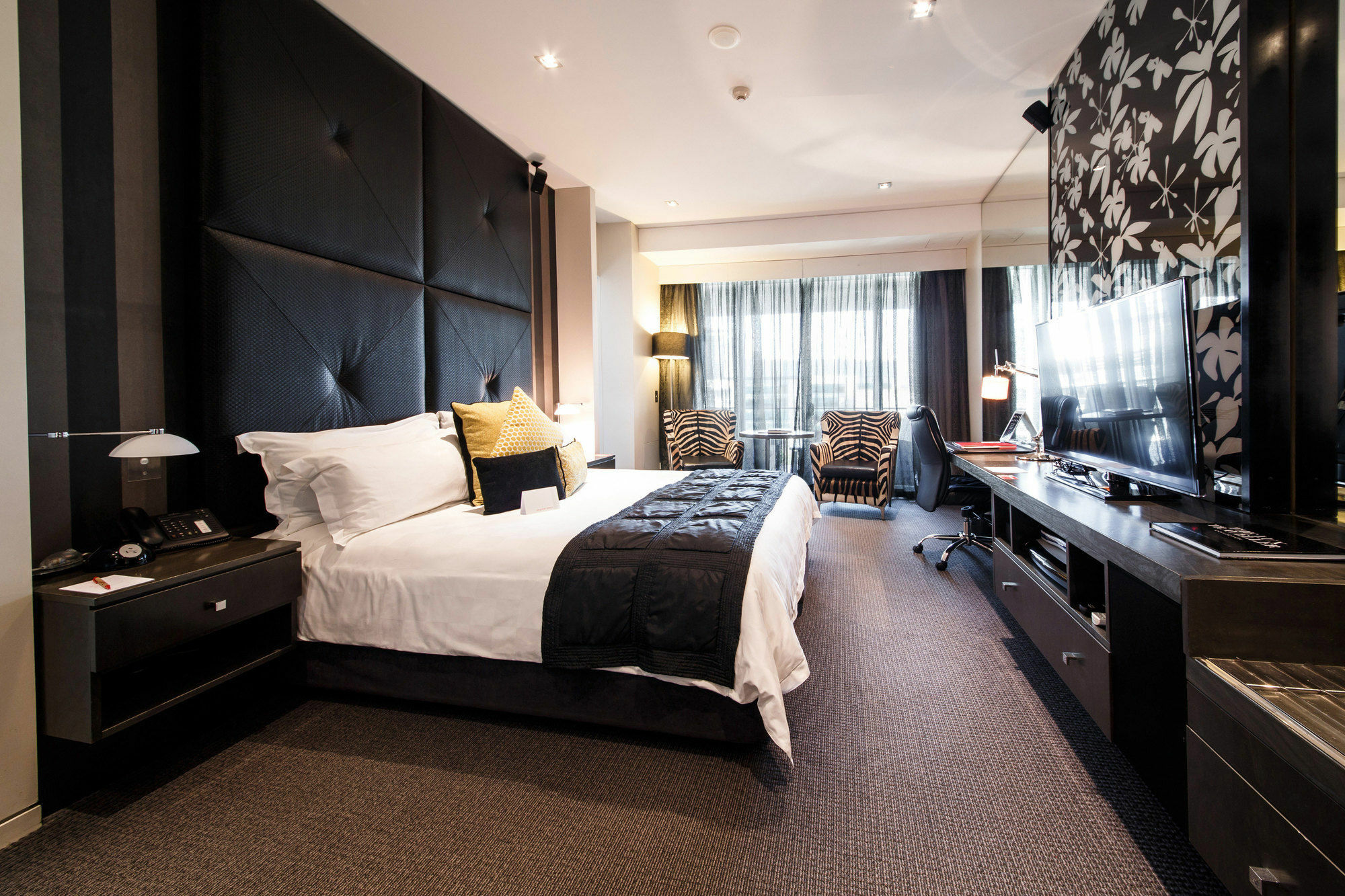 Ovolo The Valley Brisbane Buitenkant foto A room at the hotel