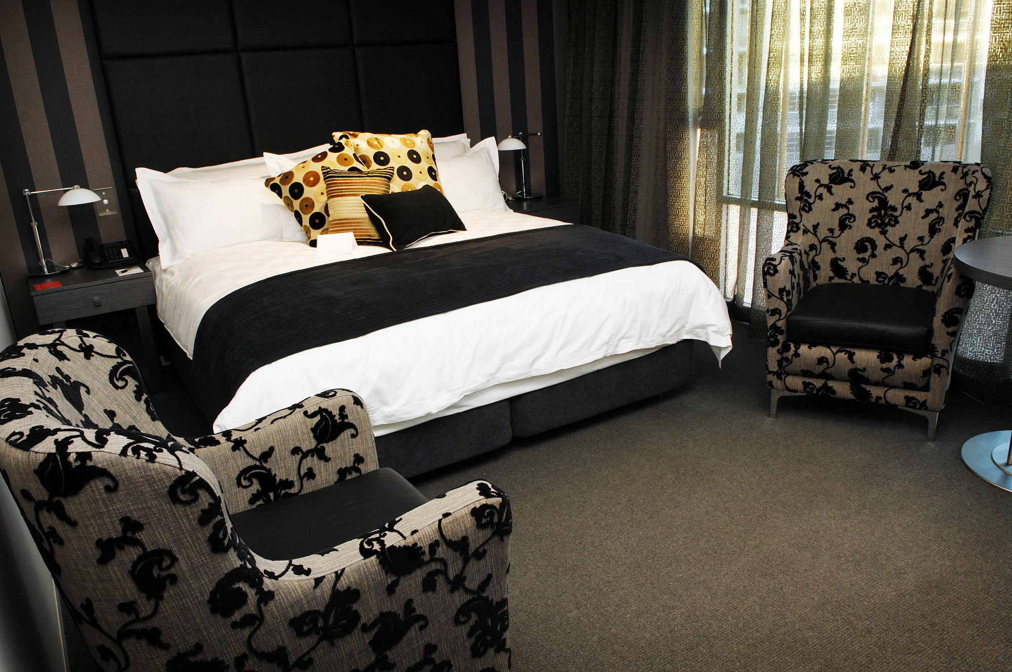 Ovolo The Valley Brisbane Buitenkant foto A room at the hotel